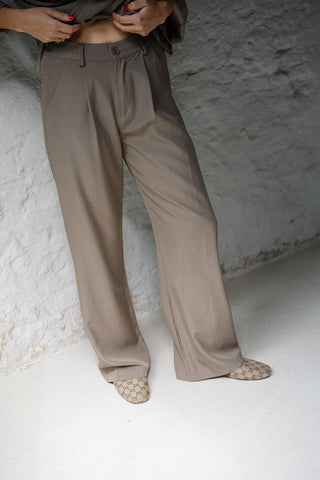 Oxford Suit Taupe