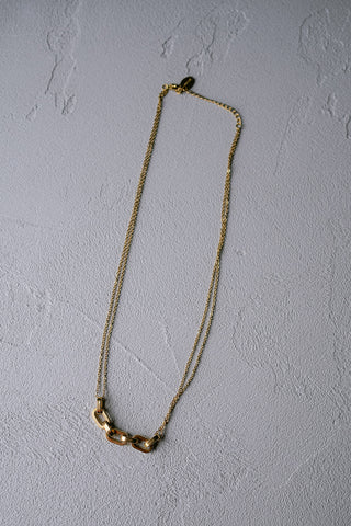 Leonie Neckless Gold
