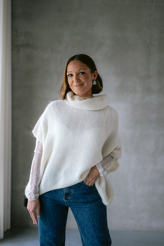 Ashlynn Knit White