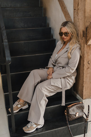 Ninon Suit Taupe