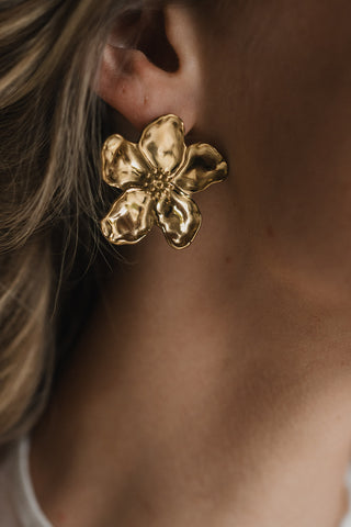 Woopsie Daisy Earrings Gold